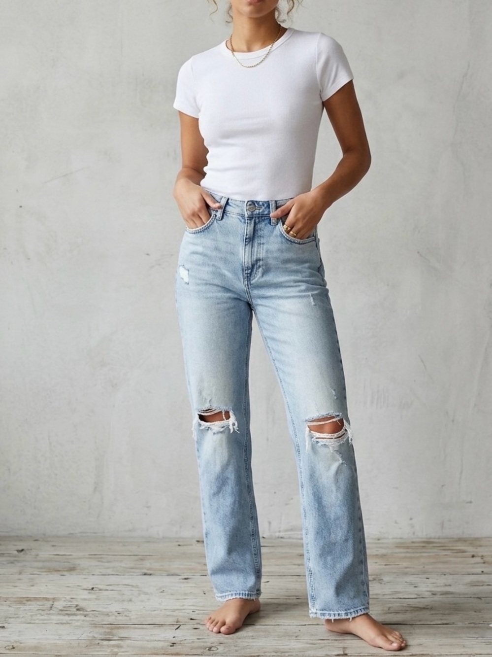 Guess 80s High-Rise Straight Leg Distressed Jeans Size 26 Light Wash